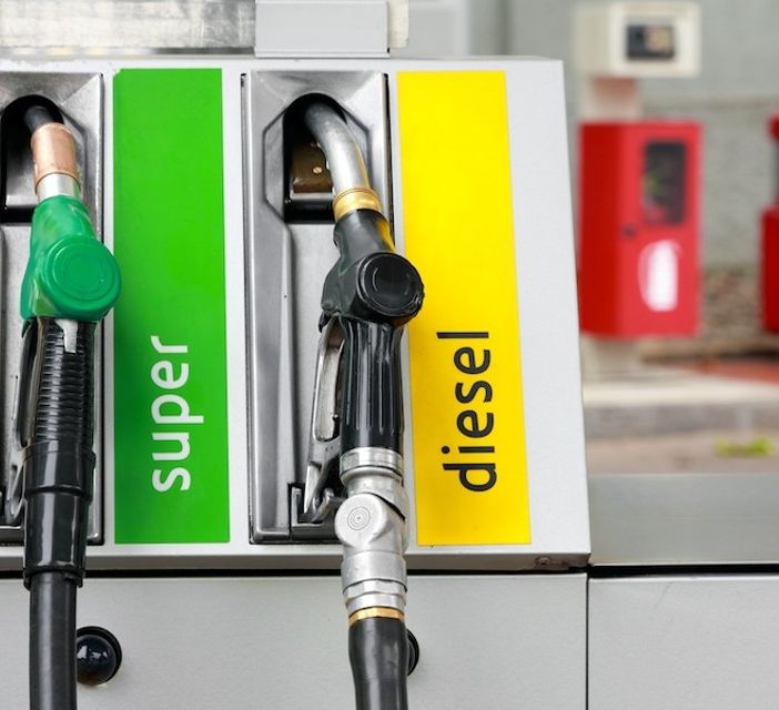 “Fiammata” su benzina e gasolio, mentre l’85% delle merci viaggia su gomma
