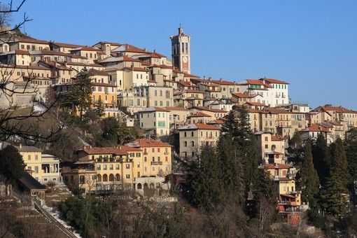 Al Sacro Monte in navetta per tutta l'estate