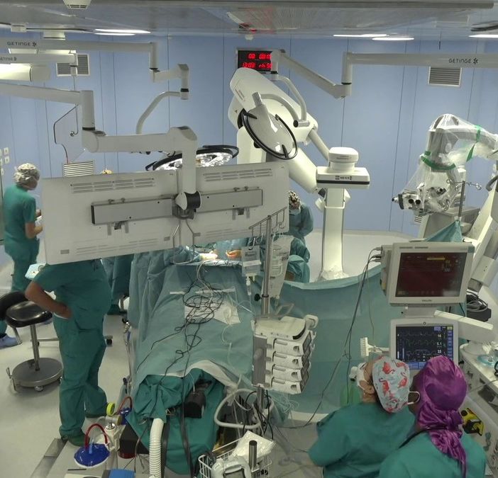 Innovazione in Neurochirurgia: al via gli interventi con la nuova sala operatoria ibrida all'Ospedale di Circolo