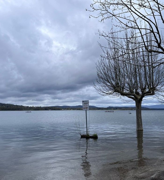 Stop alla pioggia, ma il lago di Varese e il Maggiore continuano a crescere