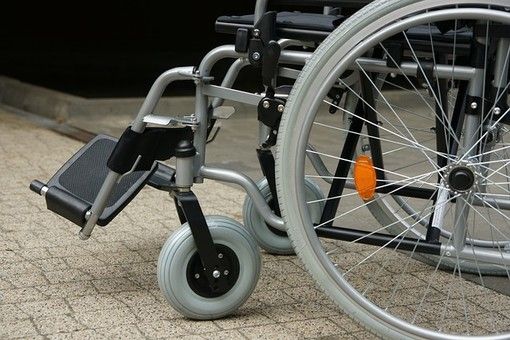 Come scegliere una sedia a rotelle: tutte le caratteristiche da considerare