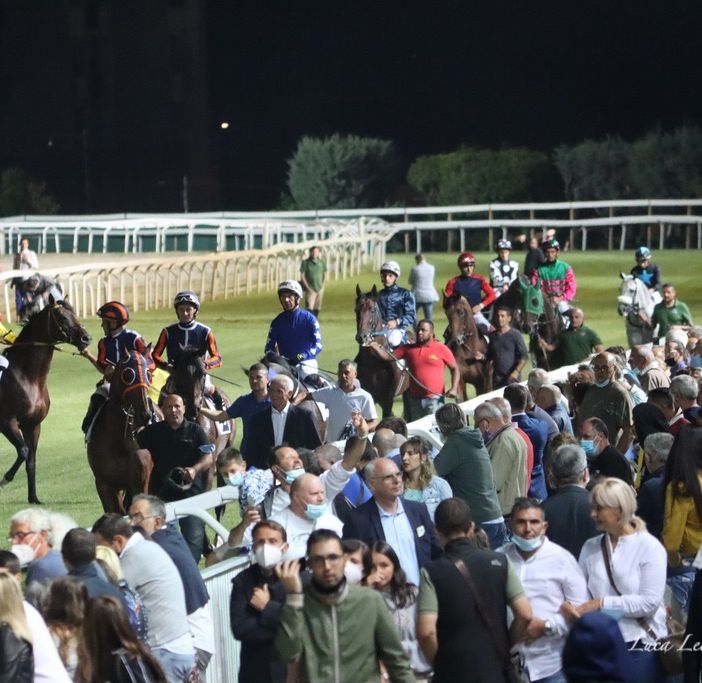 La sfilata del Gran Premio Città di Varese 2021 (foto di Luca Leone)