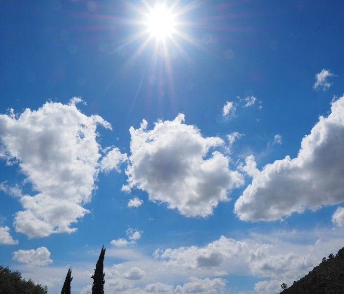 Tra sole, nuvole, rovesci e temporali: tempo variabile fino al weekend