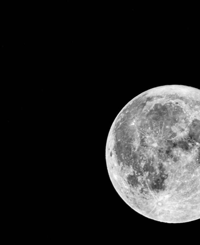 La Superluna agostana della scorsa notte in provincia di Varese nella foto di Alessandro Umberto Galbiati La Superluna agostana della scorsa notte in provincia di Varese nella foto di Alessandro Umberto Galbiati