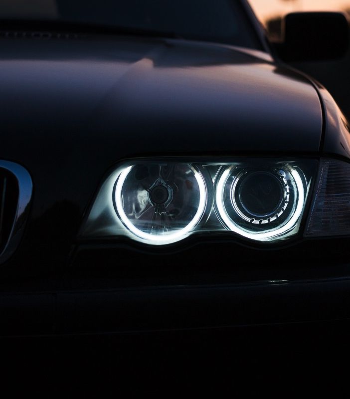Come funzionano i fari a LED per auto?