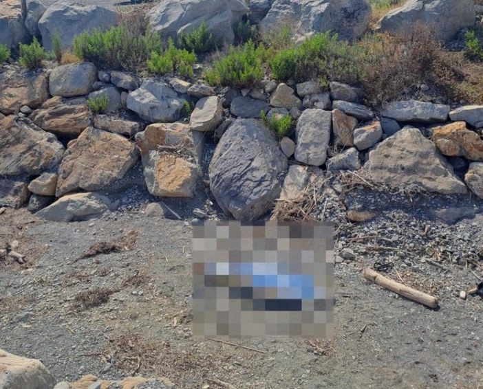 Tragedia sulla riviera ligure, surfista muore scaraventato sugli scogli dal vento