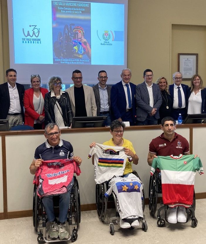 FOTO E VIDEO - Ecco la prima Tre Valli Varesine Handbike. Un grande gioco di squadra e una «sfida vinta»