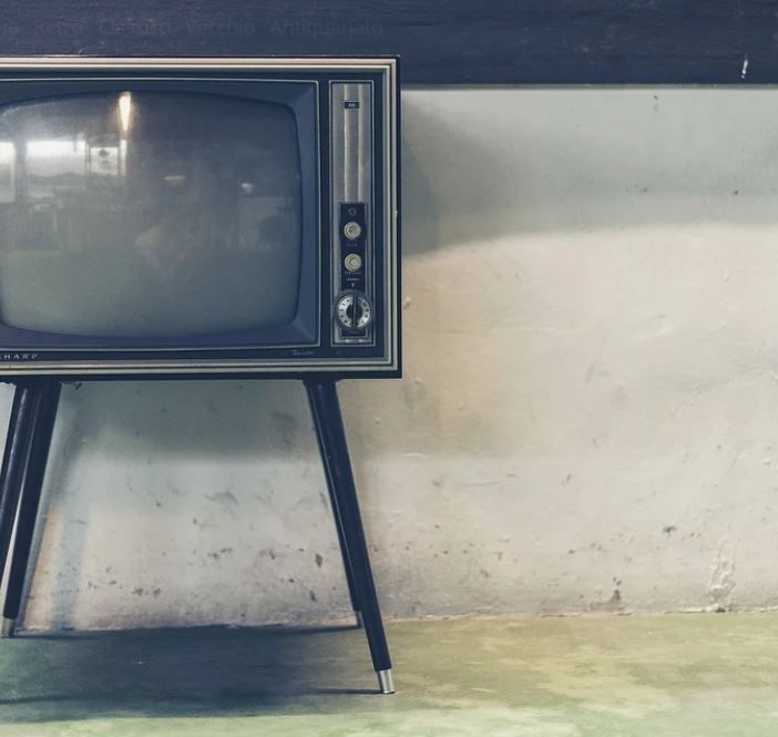 Mistero nel Varesotto: i televisori si accendono e si spengono… da soli