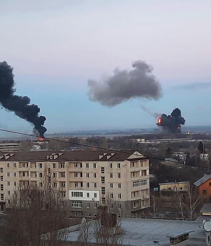 La foto postata da Matteo Bianchi insieme al suo commento sulla prima notte di guerra in Ucraina