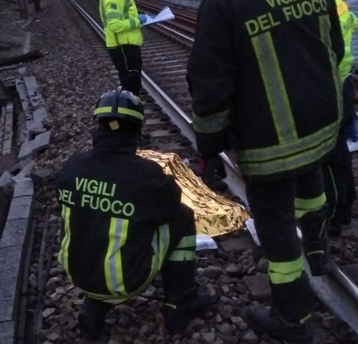 Persona investita e uccisa da un treno nei pressi della stazione centrale delle Fs di Busto, sospesa la circolazione sulla Gallarate-Milano