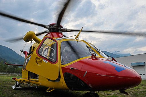 Cade dall'impalcatura da un'altezza di sette metri: operaio di 41 anni perde la vita nel Vco
