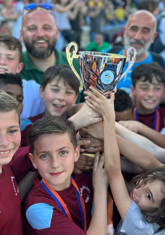 La squadra Under10 del Cdg Gallarate festeggia il terzo posto conquistato alle finali di Lecco