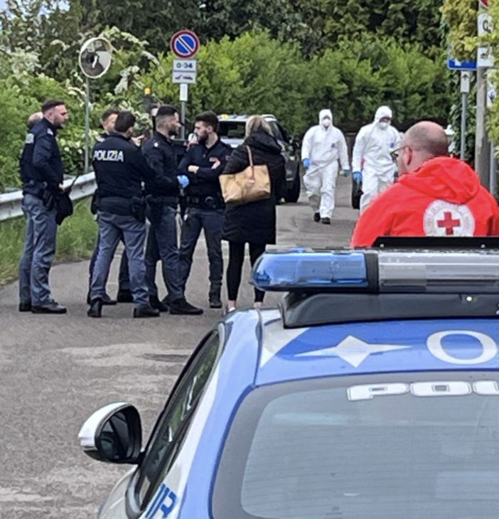 La moglie della vittima: «Hanno massacrato mio marito e mia figlia». Gli amici: «Una tragedia annunciata»