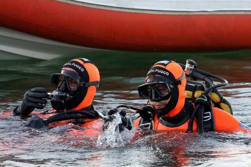 Tragedia nel Milanese: giovane di 29 anni si tuffa e non riemerge, ricerche in corso