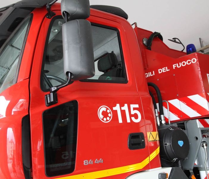 Chiusa temporaneamente la statale del Lago d'Orta per un incendio