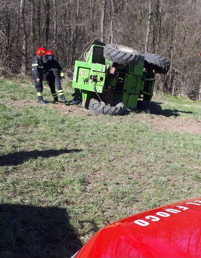Si ribalta con il trattore, 77enne trasportato in elisoccorso all'ospedale Sant'Anna di Como