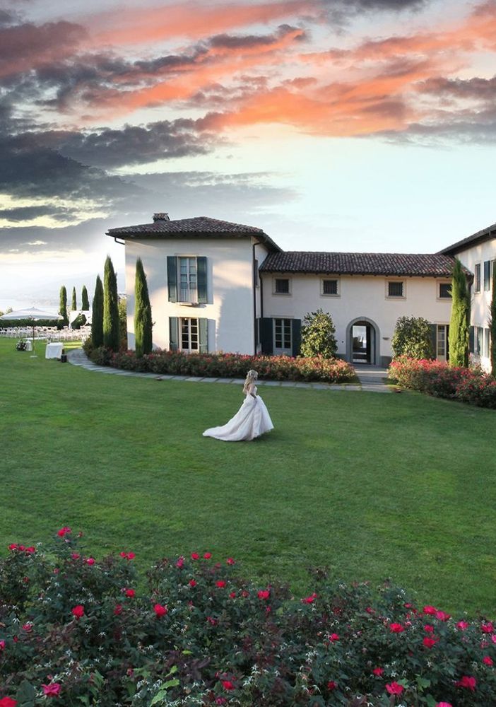 Matrimonio vip a Galliate, il chitarrista dei Modà si sposa domani a Villa Calmia