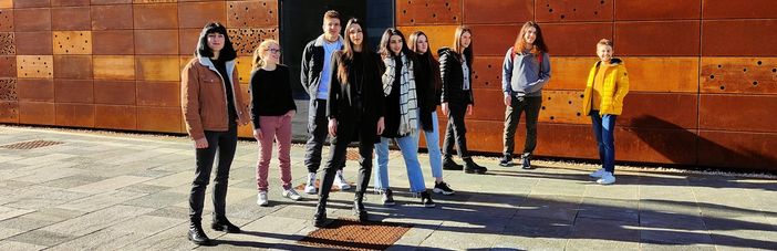 Due fotografie della campagna Open day 2022 realizzata con studenti e studentesse dell’Insubria come testimonial