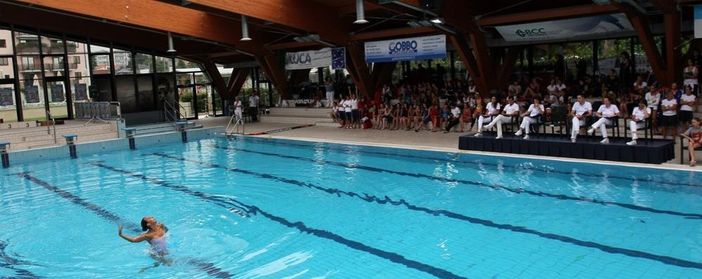 Anche la Felsa Cisl dei Laghi in piazza a Roma con gli ex collaboratori della piscina Manara di Busto