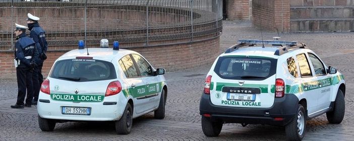Varese, contrasto alla droga: 600 ore di servizio nel 2022 per gli agenti della polizia locale Varese, contrasto alla droga: 600 ore di servizio nel 2022 per gli agenti della polizia locale