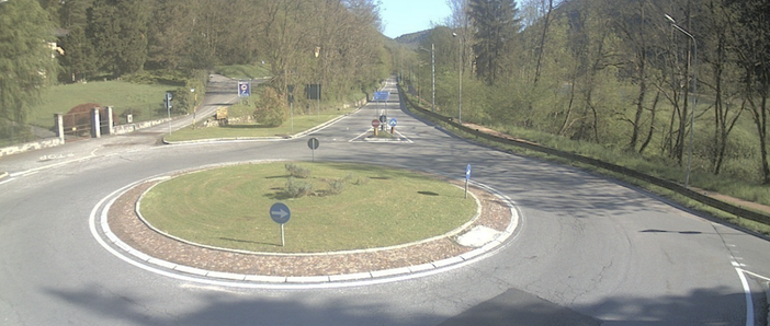 La rotonda di Ganna: la 233 è tornata percorribile (foto webcam Centro Geofisico Prealpino) La rotonda di Ganna: la 233 è tornata percorribile (foto webcam Centro Geofisico Prealpino)