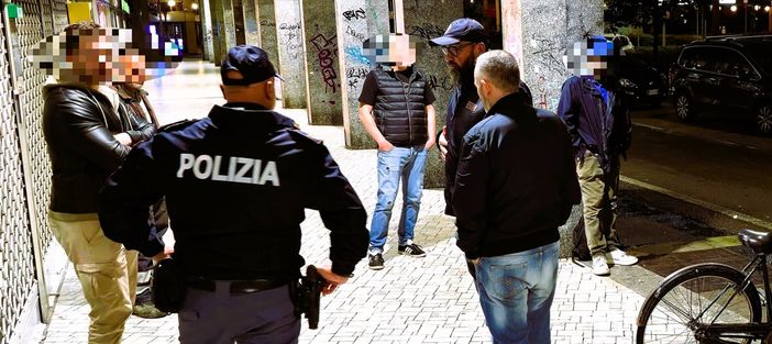 Controlli della movida a Gallarate: sanzioni per 2000 euro, daspo e "liti-scudetto" sedate