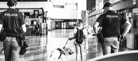 Derubavano i passeggeri al Terminal 1 dell'aeroporto di Malpensa: denunciati due extracomunitari Derubavano i passeggeri al Terminal 1 dell'aeroporto di Malpensa: denunciati due extracomunitari