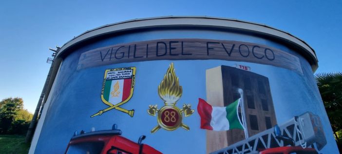 Vigili del fuoco, parte la macchina della solidarietà natalizia. Anche con un murale Vigili del fuoco, parte la macchina della solidarietà natalizia. Anche con un murale