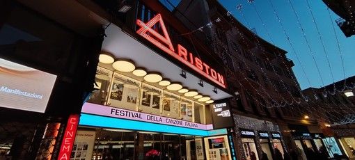 Sanremo: ecco 'L’Altro Red Carpet', tutto quello che succede e non succede al Festival di Sanremo 2021 ( Video)