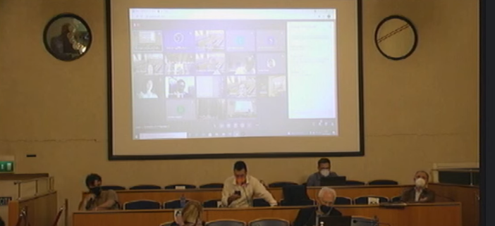 Consiglio comunale di Legnano: annuncio sulla ex Manifattura, confronto serrato nelle interrogazioni e sui cappotti termici Consiglio comunale di Legnano: annuncio sulla ex Manifattura, confronto serrato nelle interrogazioni e sui cappotti termici