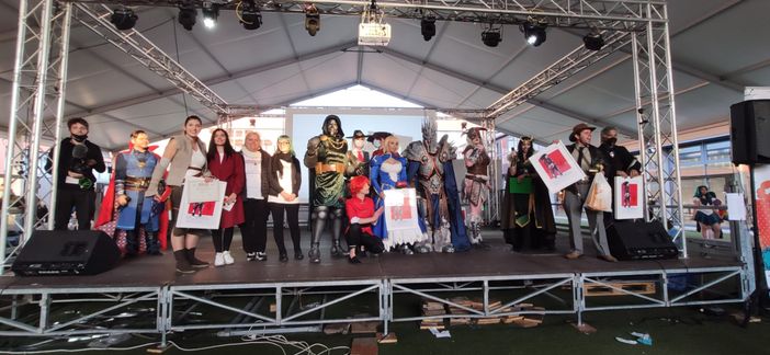 Un momento della gara cosplay. Sotto: Chiara Gucciardi