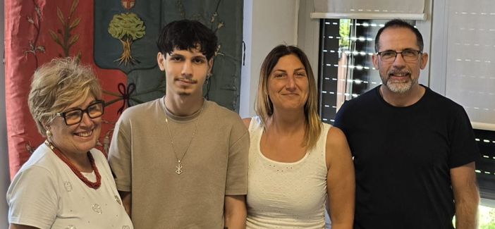 Riccardo campione di dessert e onestà: trova portafoglio con 500 euro e lo restituisce Riccardo campione di dessert e onestà: trova portafoglio con 500 euro e lo restituisce