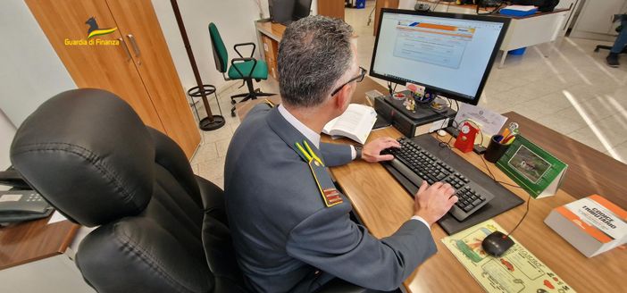 La Guardia di Finanza di Como contro il lavoro irregolare: nel 2023 scoperti 256 lavoratori "in nero"