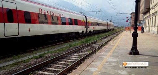 ''Linea ferroviaria Verbania-Arona chiusa 3 mesi: una decisione deplorevole'' ''Linea ferroviaria Verbania-Arona chiusa 3 mesi: una decisione deplorevole''