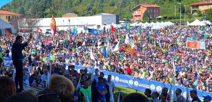 VIDEO. I candidati leghisti del Varesotto a Pontida: «Bagno di entusiasmo, qui costruiamo il futuro e firmiamo un patto con i cittadini»
