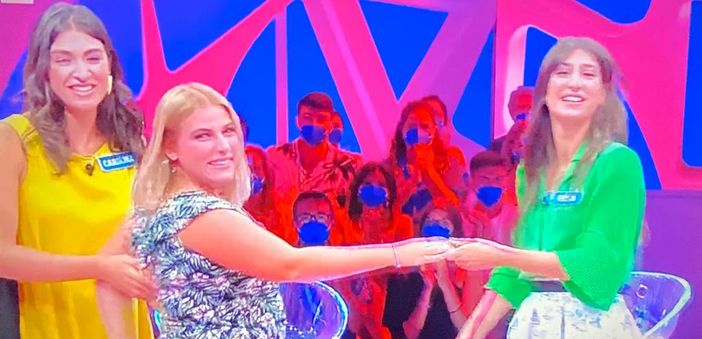 Reazione a catena vincente da 60mila euro: tre ragazze della nostra provincia regine al quiz di Rai 1