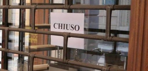 Cosa cambia da lunedì in zona rossa: spostamenti stop, niente parrucchieri, passeggiata ok. Torna l'autocertificazione