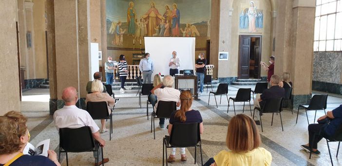 L'inaugurazione della mostra (foto dalla pagina del sindaco) L'inaugurazione della mostra (foto dalla pagina del sindaco)