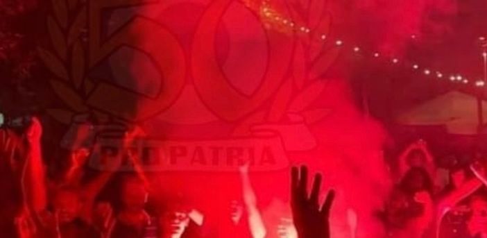 la foto copertina degli ultras della Pro