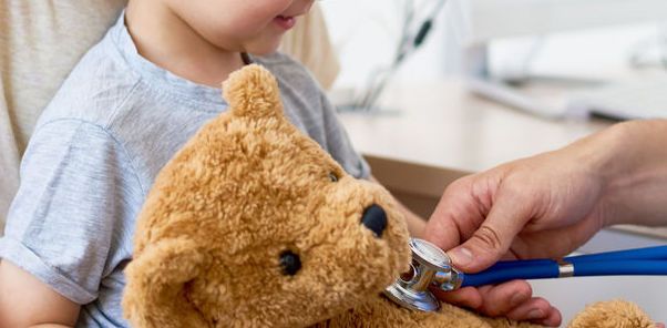 Provocava irritazioni alla pelle della bimba di 16 mesi per farla ricoverare: arrestata madre del Varesotto Provocava irritazioni alla pelle della bimba di 16 mesi per farla ricoverare: arrestata madre del Varesotto