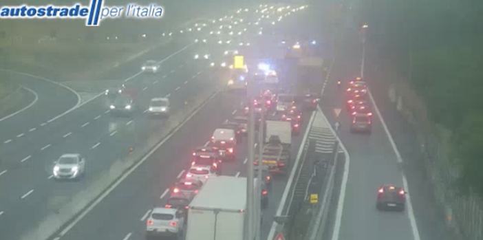 Incidente e code sull'A8 dopo le 18. Soccorsi due uomini di 46 e 24 anni