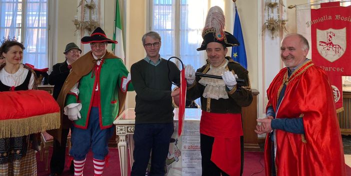 La consegna delle chiavi della città al Re Bosino in una edizione precedente del Carnevale di Varese La consegna delle chiavi della città al Re Bosino in una edizione precedente del Carnevale di Varese