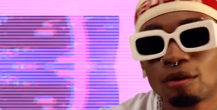 Il sindaco su Bello Figo: «Meglio un concerto che fa discutere di un concerto annullato per minacce di morte»