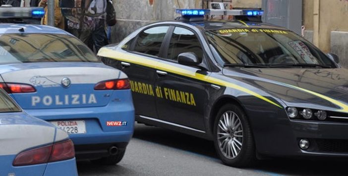 'Ndrangheta in Lombardia: estorsioni, traffico di armi e droga: 25 misure cautelari. Indagini anche in provincia di Varese 'Ndrangheta in Lombardia: estorsioni, traffico di armi e droga: 25 misure cautelari. Indagini anche in provincia di Varese