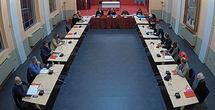 Olgiate, seduta a velocità record. Passa il bilancio, non la polemica