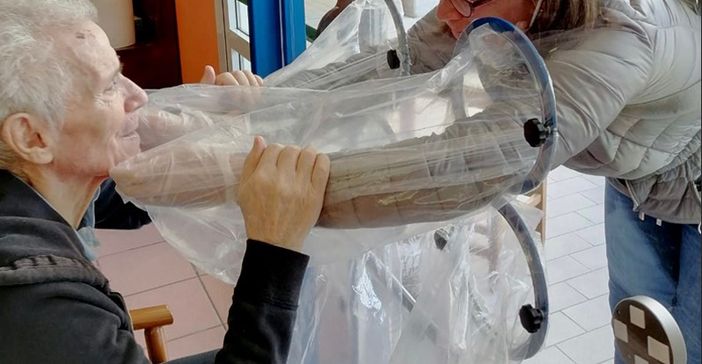 Gorla Minore, la rsa San Luigi Gonzaga riapre a nuovi ingressi e alle visite dei parenti Gorla Minore, la rsa San Luigi Gonzaga riapre a nuovi ingressi e alle visite dei parenti