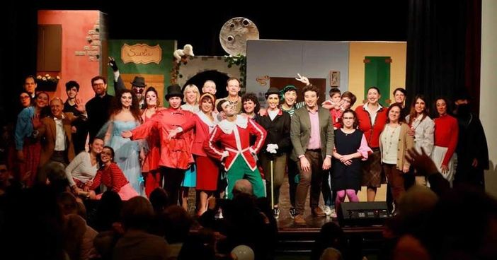 VIDEO E FOTO. La compagnia di Sacconago e “Il figlio perfetto”: «Sul palco per aiutare i bimbi malati» VIDEO E FOTO. La compagnia di Sacconago e “Il figlio perfetto”: «Sul palco per aiutare i bimbi malati»