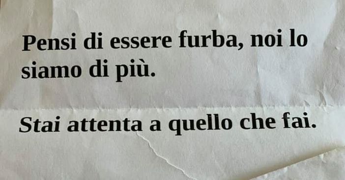 La foto della lettera postata da Elena Carraro su Facebook