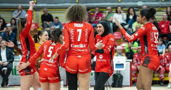 Uyba, ultimo atto a Macerata Uyba, ultimo atto a Macerata