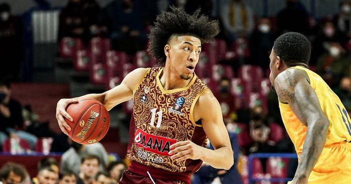 Follia Sanders: la guardia della Reyer percorre 40 chilometri in contromano e semina il panico in autostrada Follia Sanders: la guardia della Reyer percorre 40 chilometri in contromano e semina il panico in autostrada